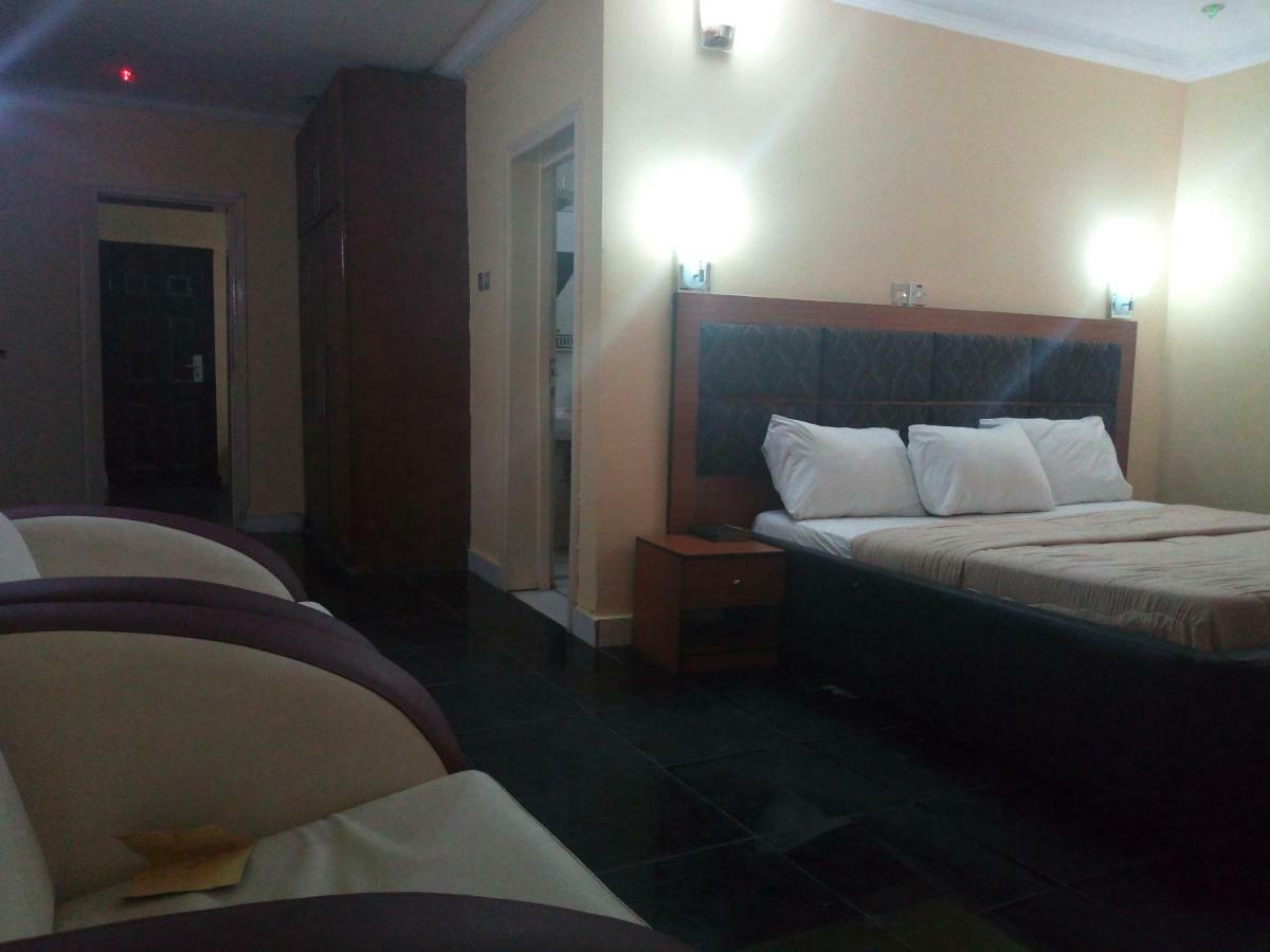 Dluxx Villa & Suites Ikeja Exterior foto